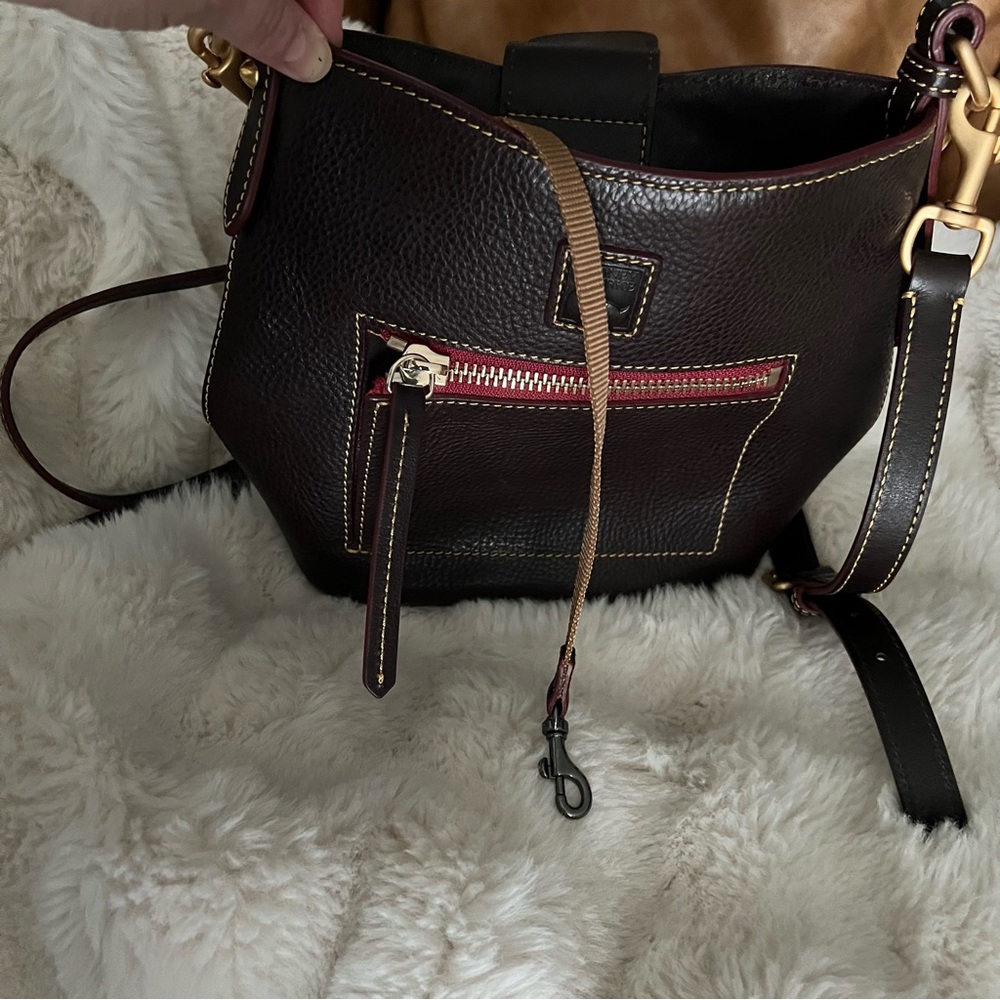 Dooney&Burke Perfect everyday size and shape Crossbody Bag NWT - Picture 7 of 7